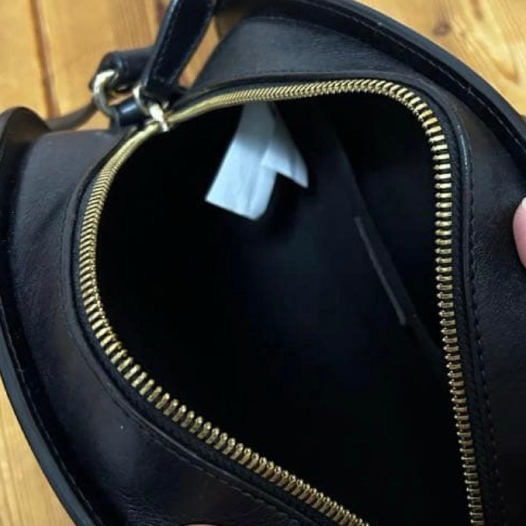 A.P.C. ハーフムーンショルダーバッグ