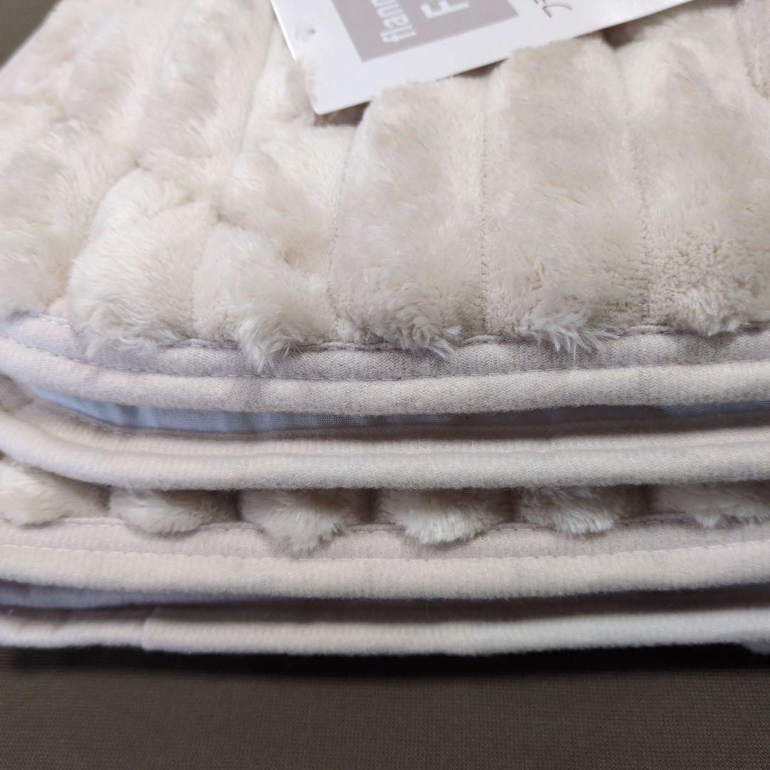 フランネル敷きパッドベージュ＋あったか掛けカバーネイビーchang-ja様