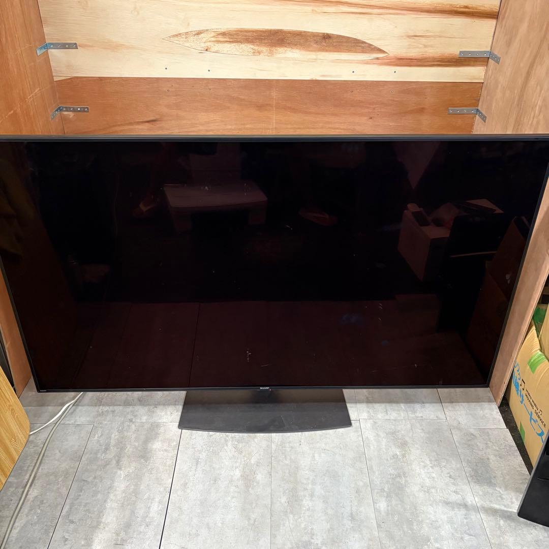 一都三県限定　配送無料　4K液晶テレビ　SHARP シャープ　70インチ