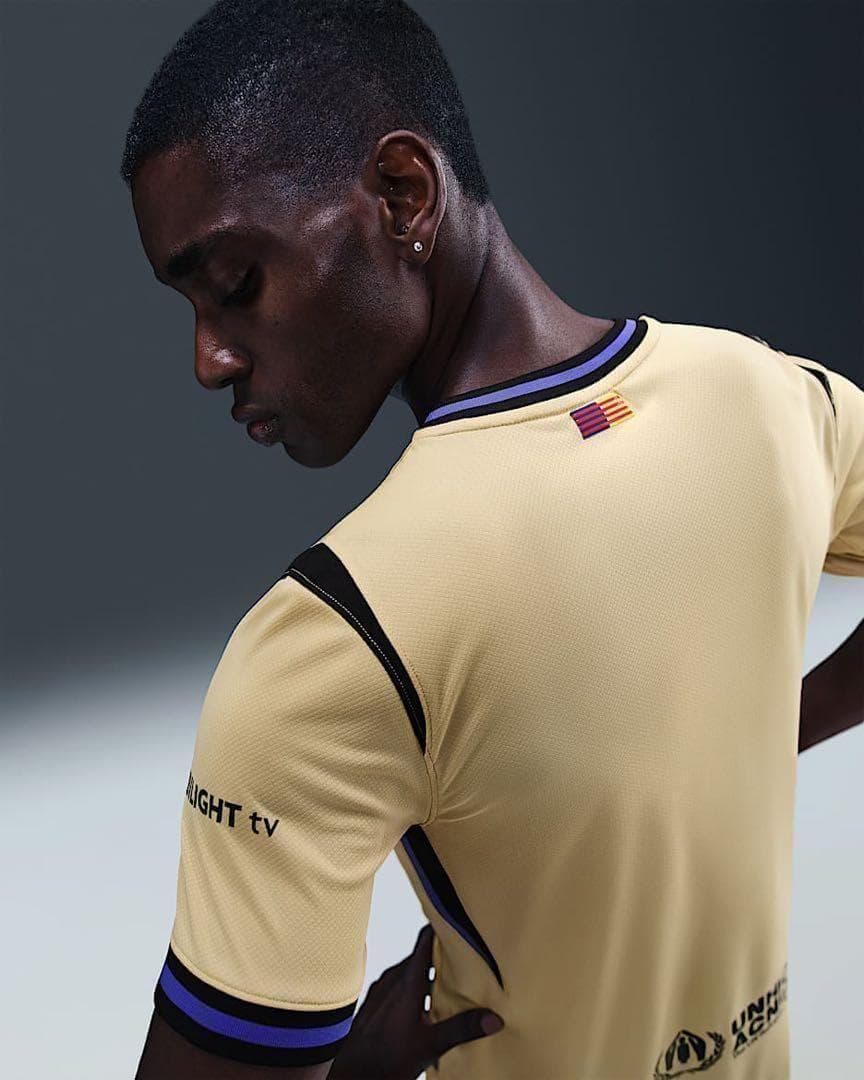 [新品] 正規品 バルセロナ ナイキ 2025~26 アウェイ ユニフォーム L