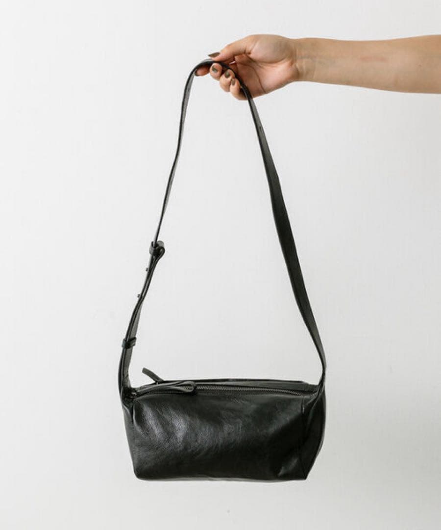 イア パピヨネ 本革/220g ボックスショルダーバッグ