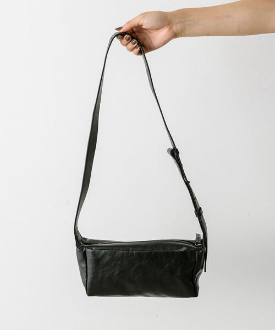 イア パピヨネ 本革/220g ボックスショルダーバッグ