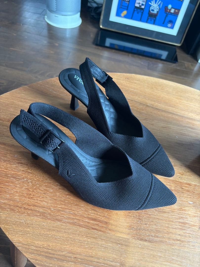 VIVAIA Addison ポインテッドトゥ スリングバック サンダル