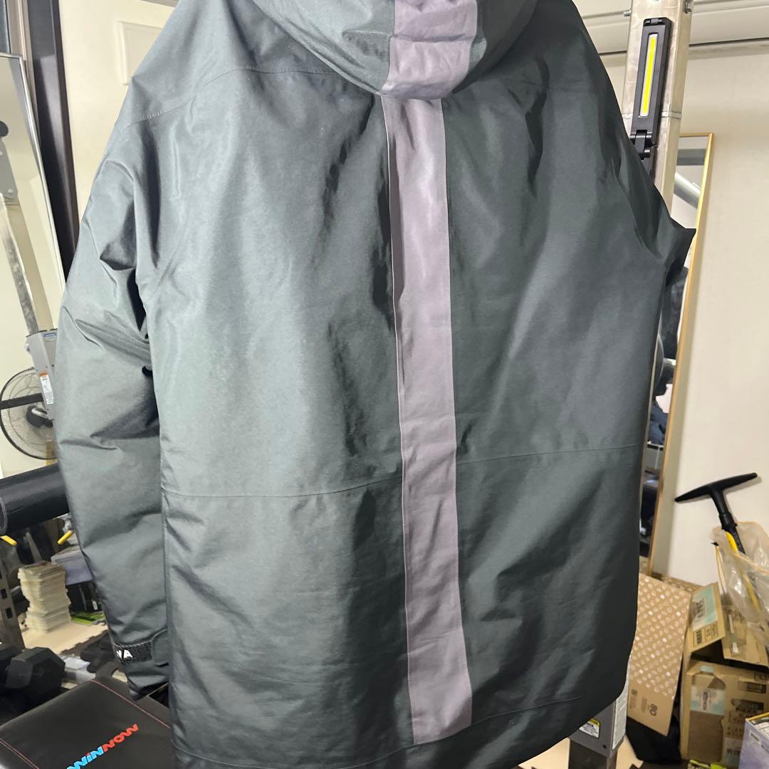 美品Lサイズ　Dainese AWA GORE-TEX スノーボードジャケット