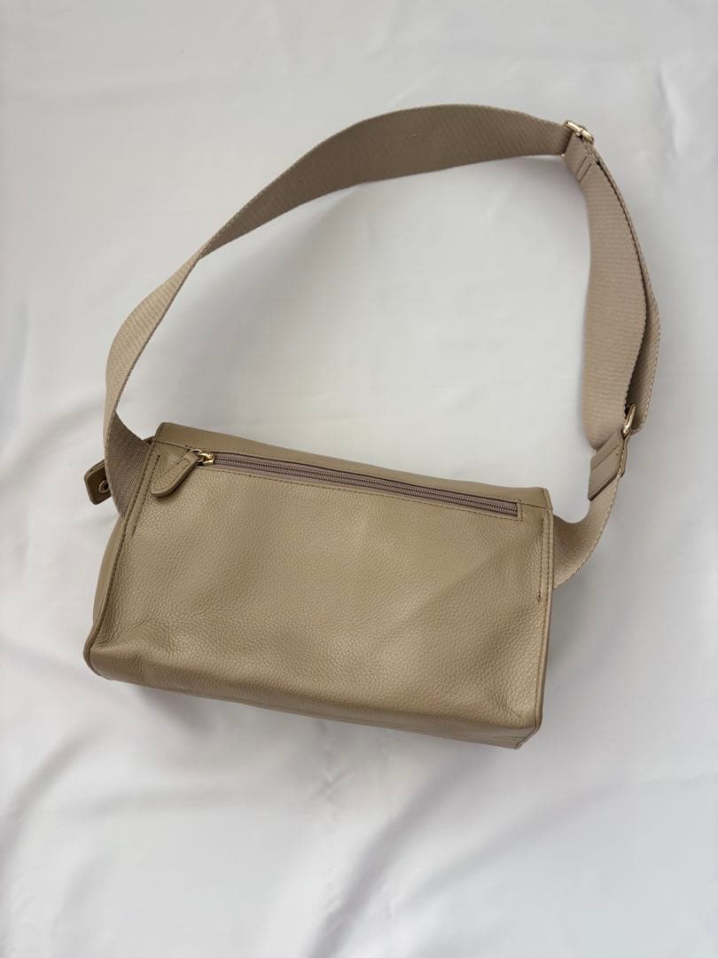 【美品 】ear PAPILLONNER ワイドテープ ショルダーバッグ レザー