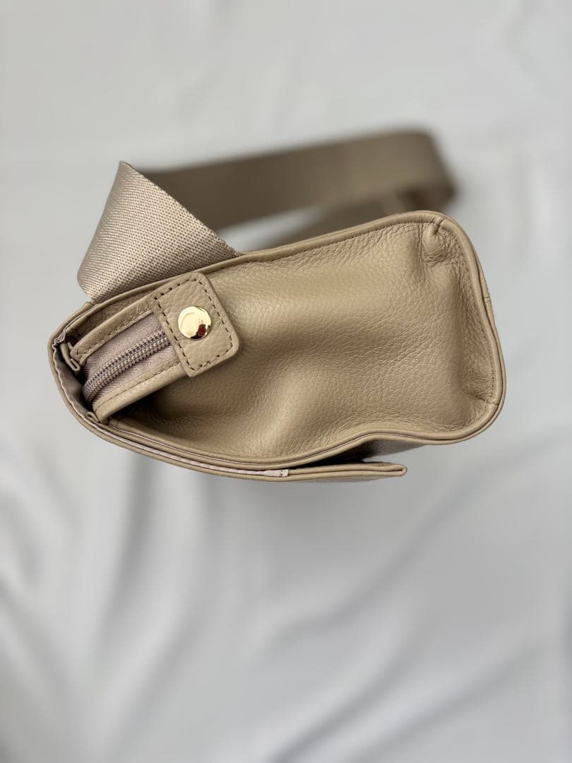 【美品 】ear PAPILLONNER ワイドテープ ショルダーバッグ レザー