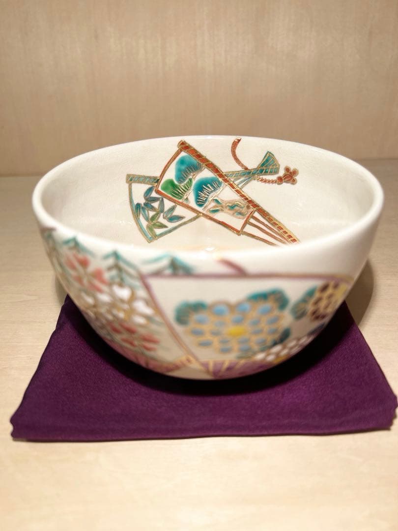 京焼　色絵　扇面　吉祥四季草花紋　四季草花　抹茶茶碗