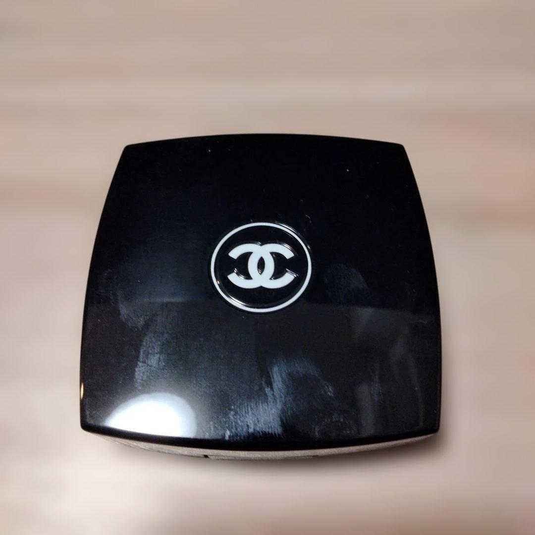 CHANEL シャネル レ キャトル オンブル ブトン 239 アイシャドウ