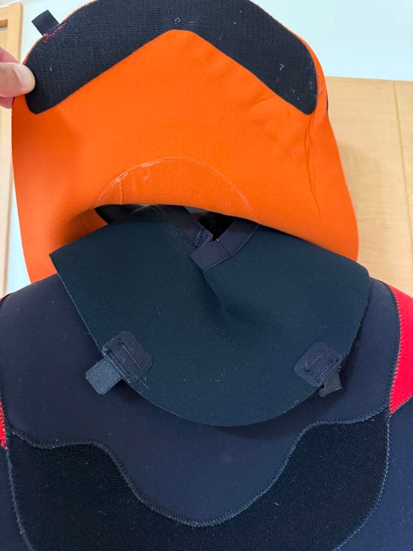 maxim フルスーツ 黒 赤 迷彩