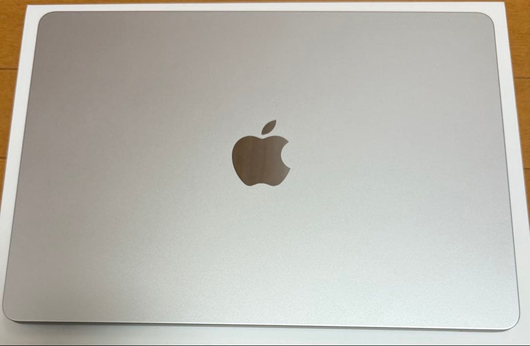 半使用近いMacbook Air M2-16-256-Office付き