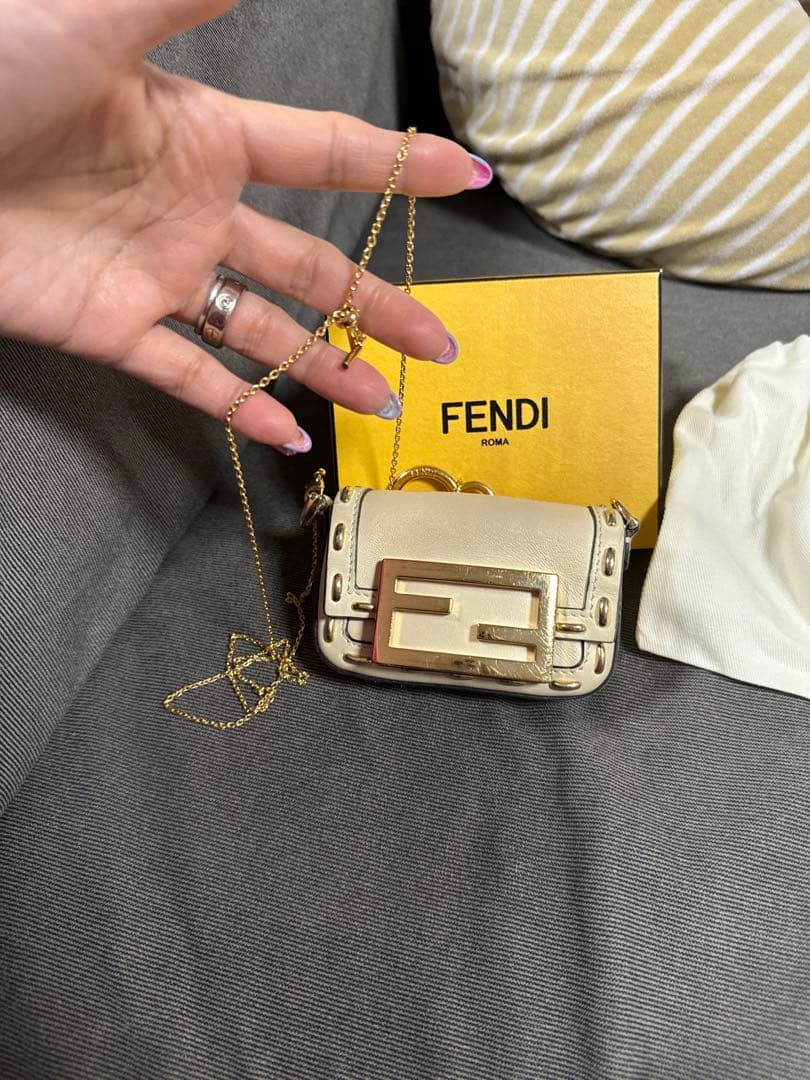 d*4様 FENDI 【FENDI】ナノバゲットチャーム