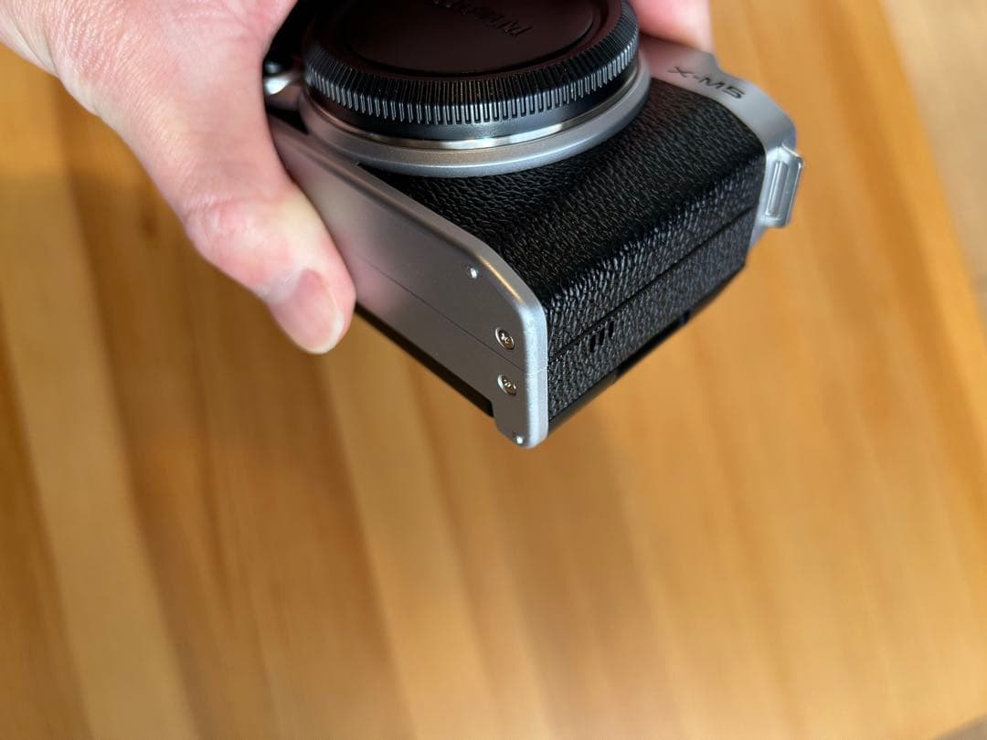 FUJIFILM XM5 シルバー本体のみ　箱無し