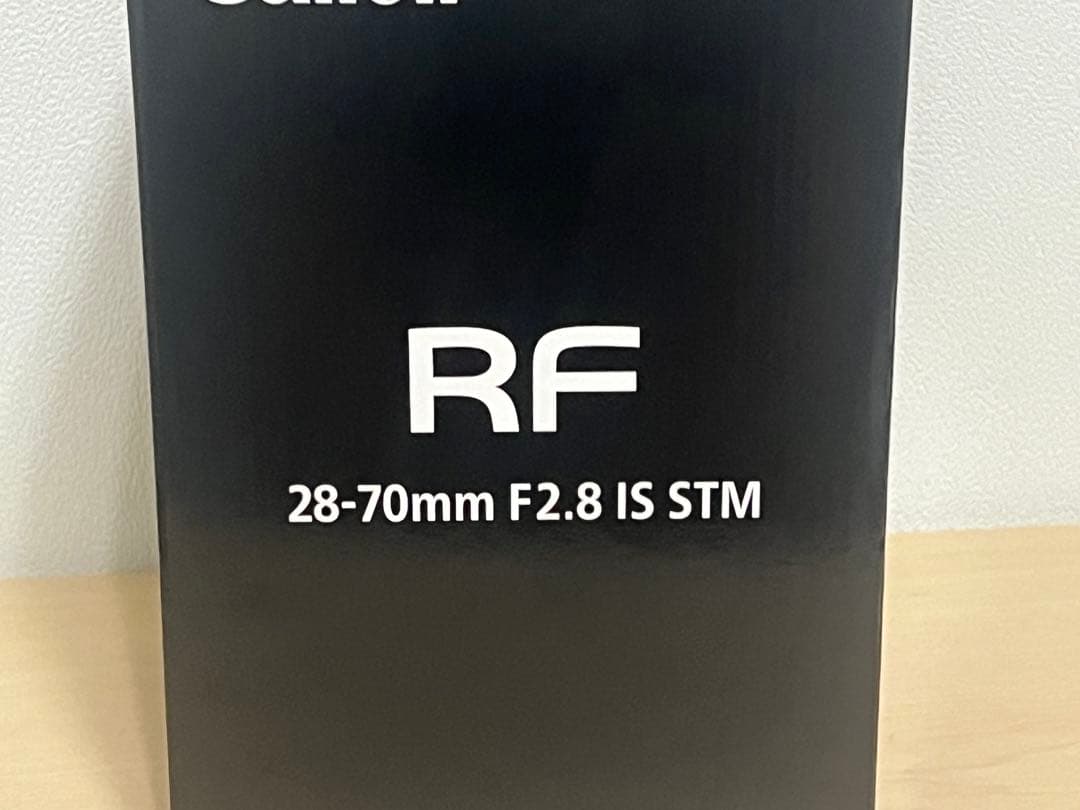 CANON RF 28-70mm F2.8 IS STM レンズフード付