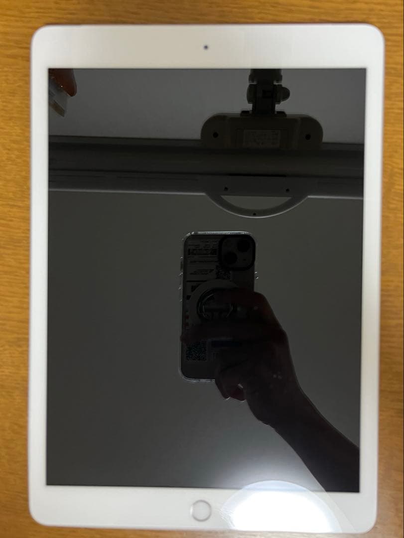 Apple iPad 第８世代 シルバー 32GB wifi+cellular