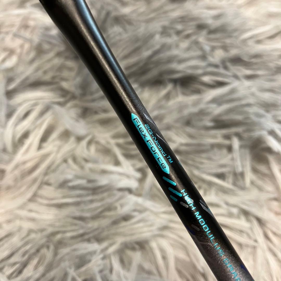 【美品】アストロクス88D PRO バドミントンラケット 4UG5