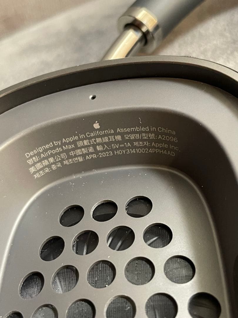 ブラック ワイヤレスオーバーイヤーヘッドホン