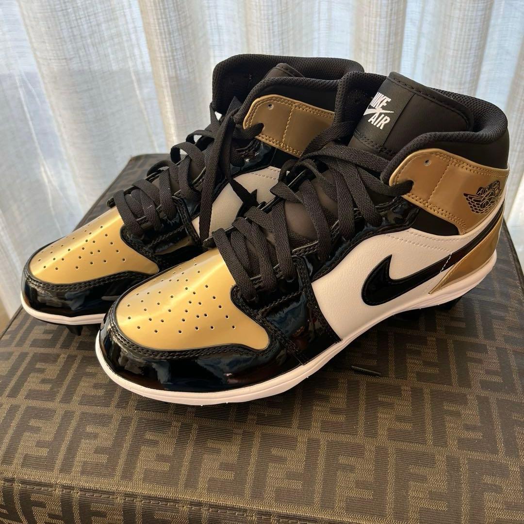 アメフトスパイク JORDAN メタリックゴールド・ブラック　サイズ26.5