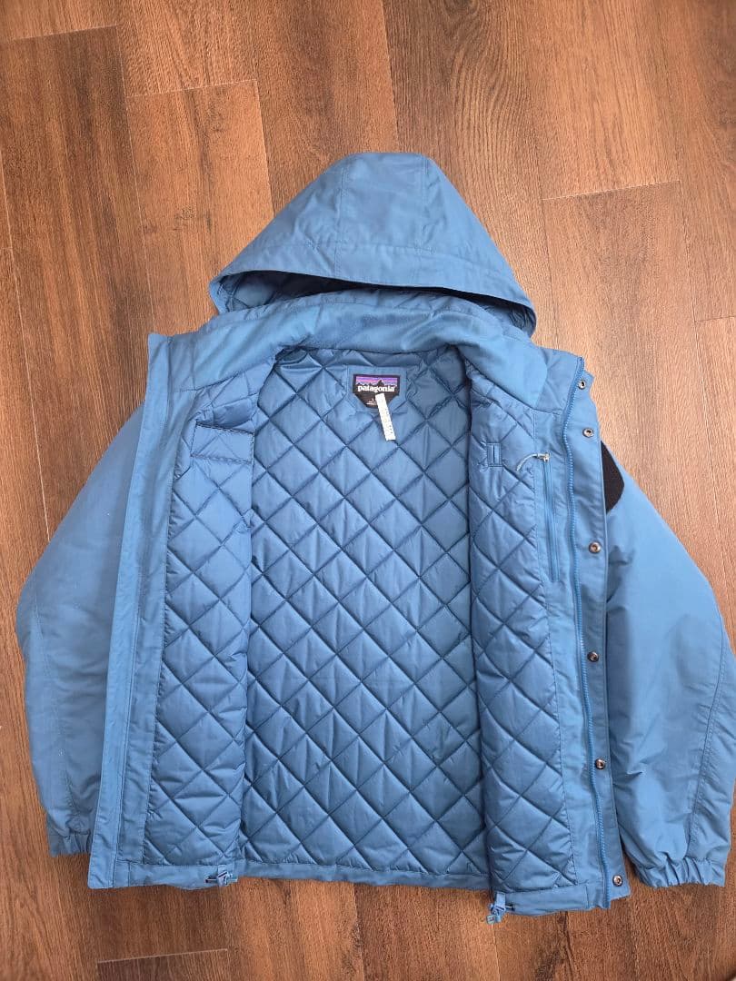 Patagonia フード付きナイロンジャケット
