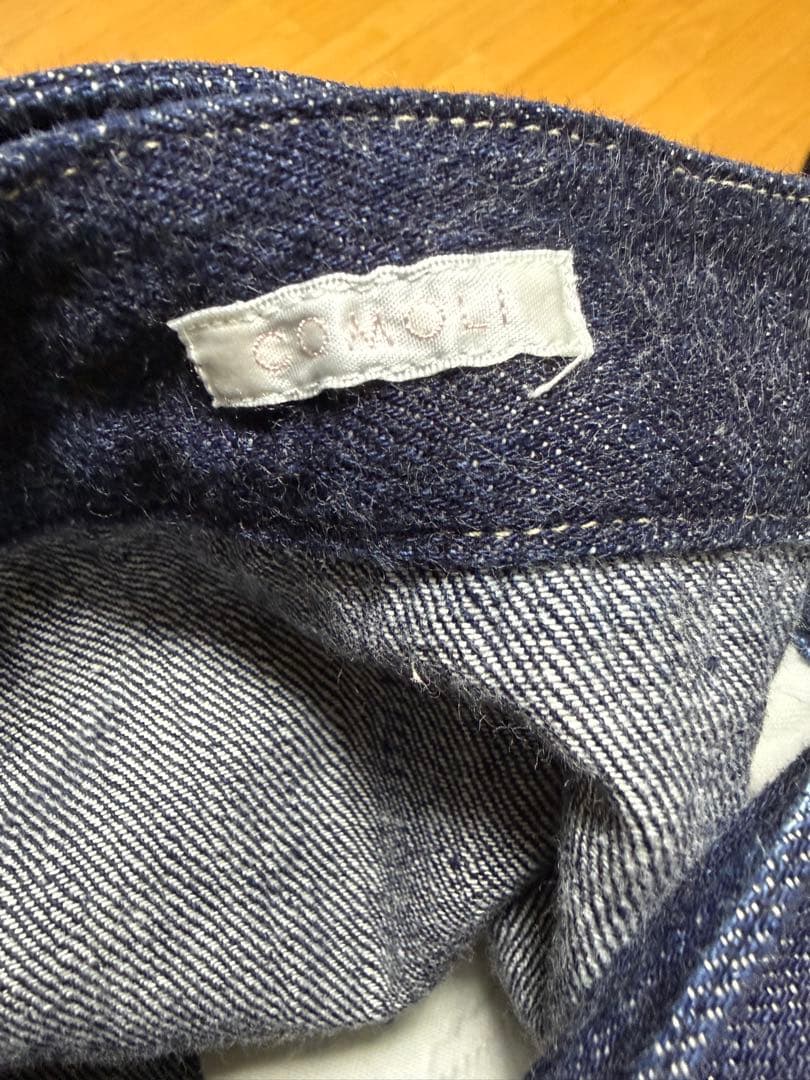 メル46466 COMOLI ベルテッドデニム　ネイビー