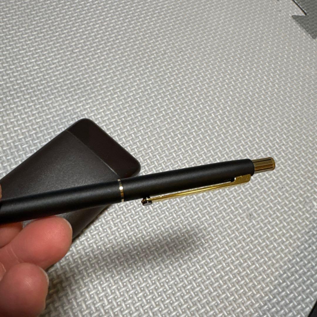 新品未使用モンブラン ノック式シャープペンSライン黒ゴールド MONTBLANC