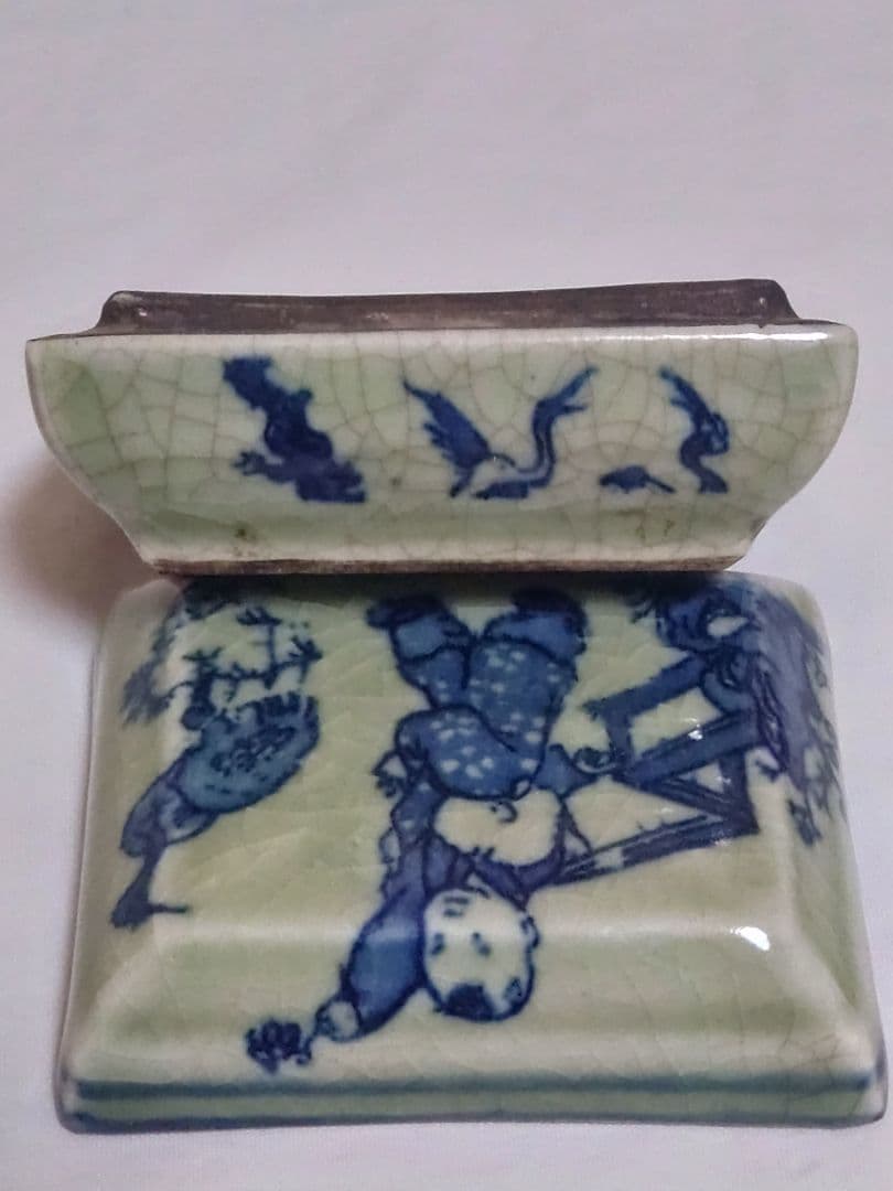 中国美術　古物　骨董　大清雍正年製　唐子文　　青磁染付　蓋物　香合？　春画