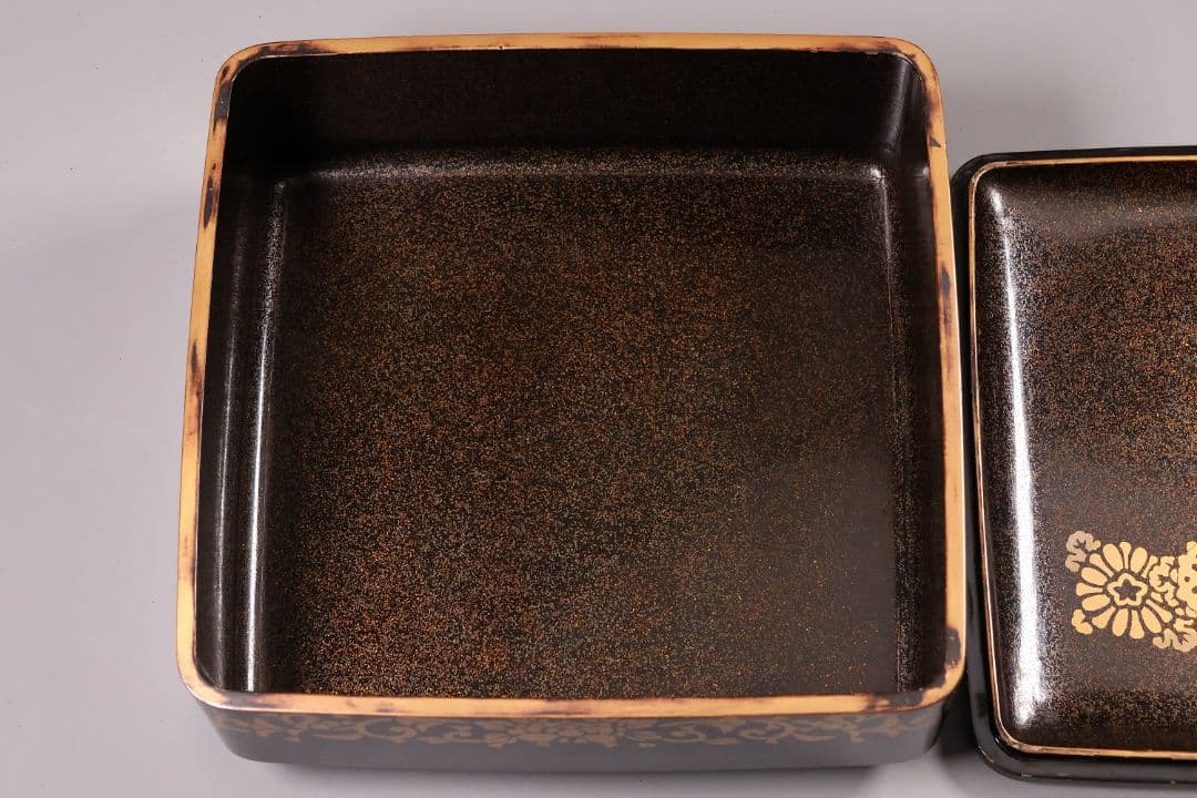 【MA808】時代 加賀蒔絵 桐鳳凰・花唐草 金蒔絵 梨地 饅頭箱 菓子箱 漆芸