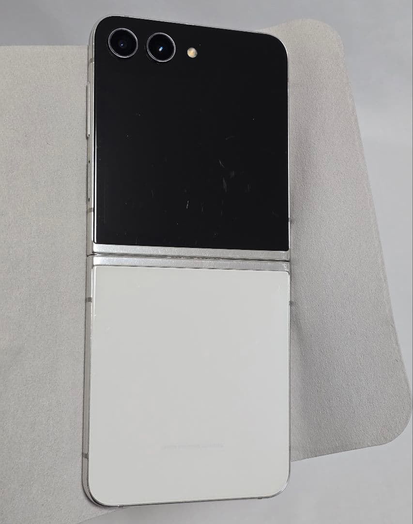 Galaxy Z Flip5 SIMフリー 判定○ 海外版/韓国版 クリーム