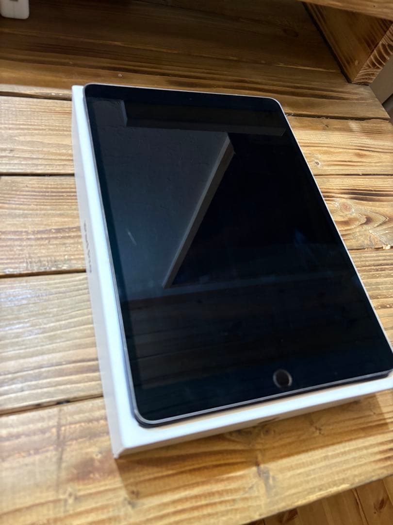 iPad pro 10.5 セルラーモデル、キーボード、充電スタンド等セット