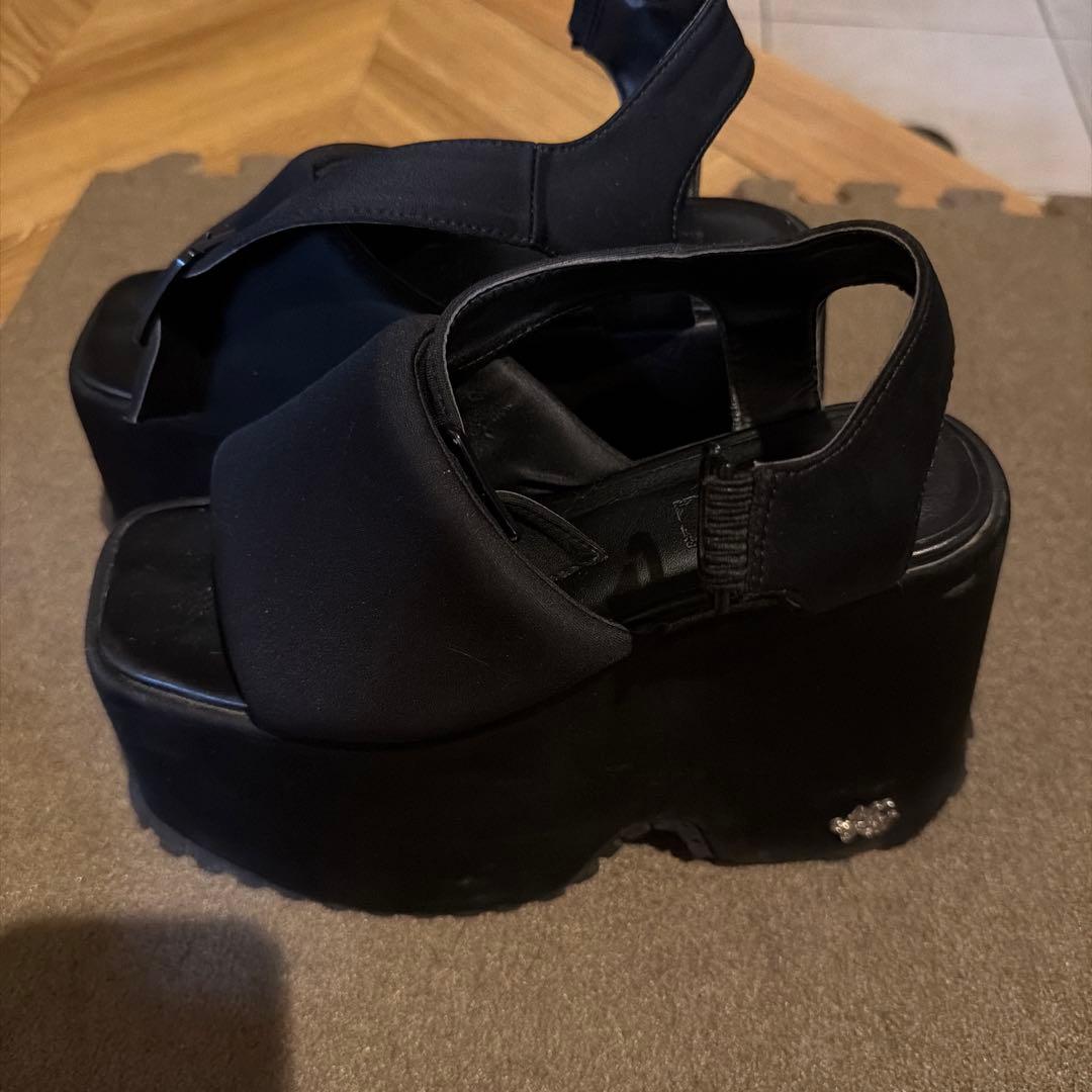 ミシェルマカロン 厚底パテッドサンダル M