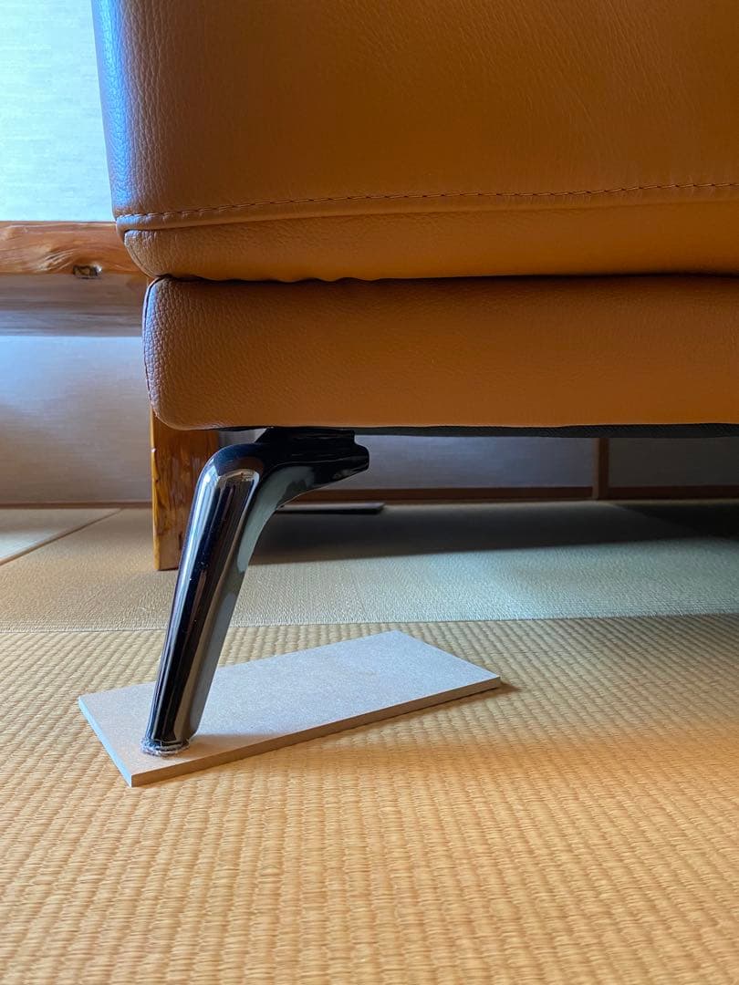 新品並　本革　2人掛けソファ　キャメル色