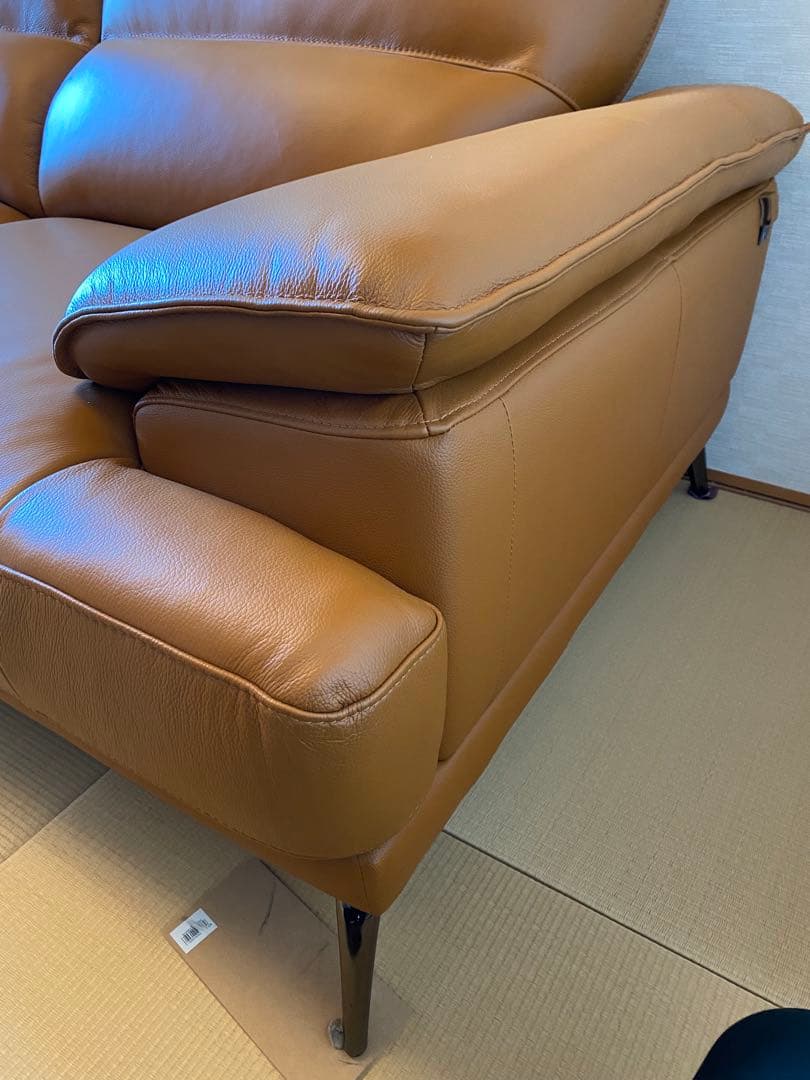 新品並　本革　2人掛けソファ　キャメル色