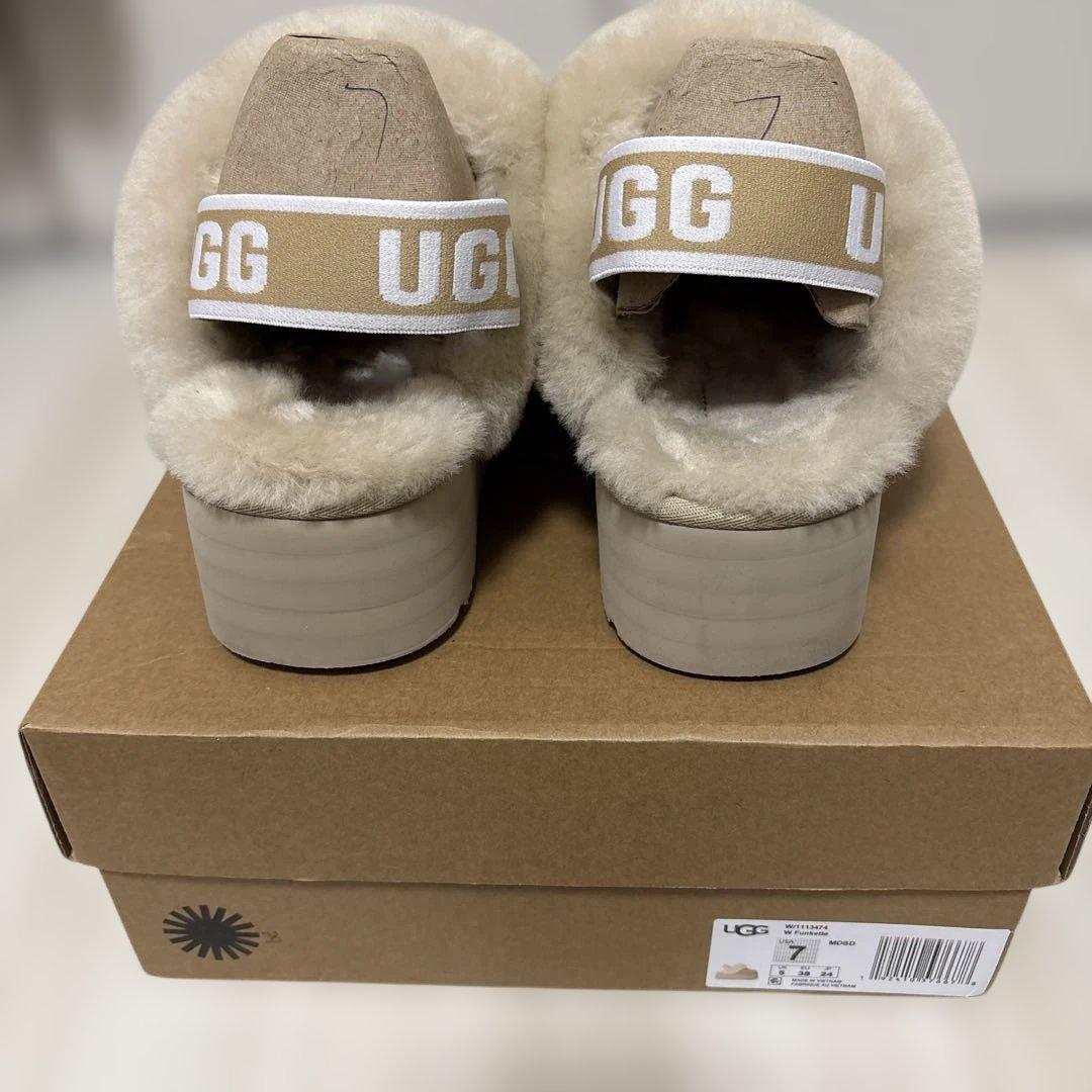 M1caliN 様 UGG ベージュ ファー付きスリッポン 7サイズ
