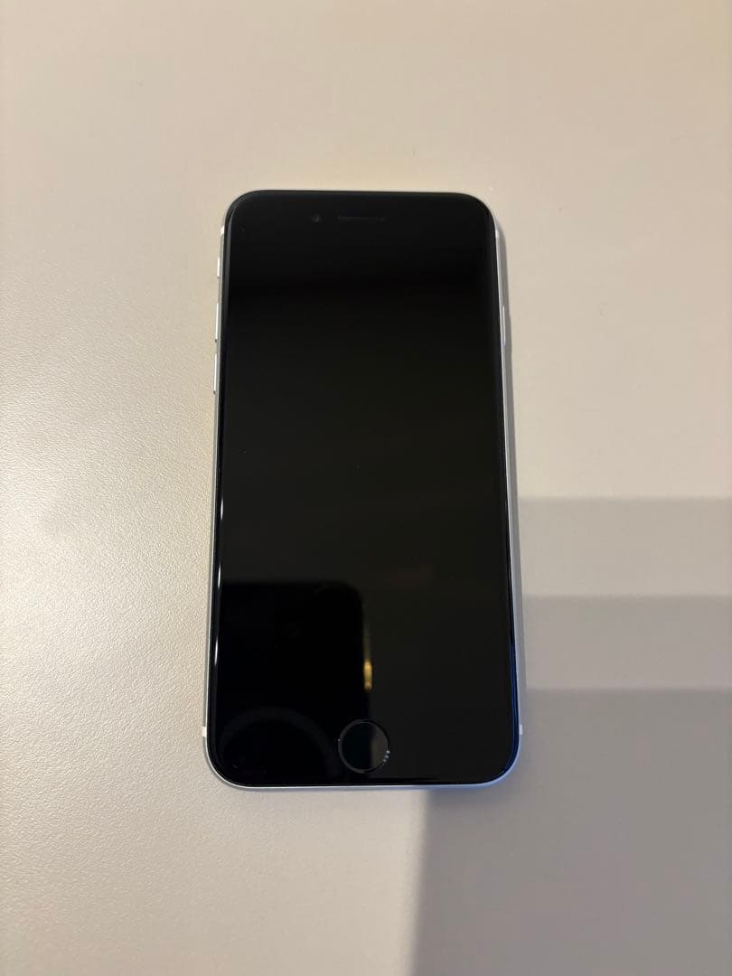 Apple iPhone SE 第二世代　68GB