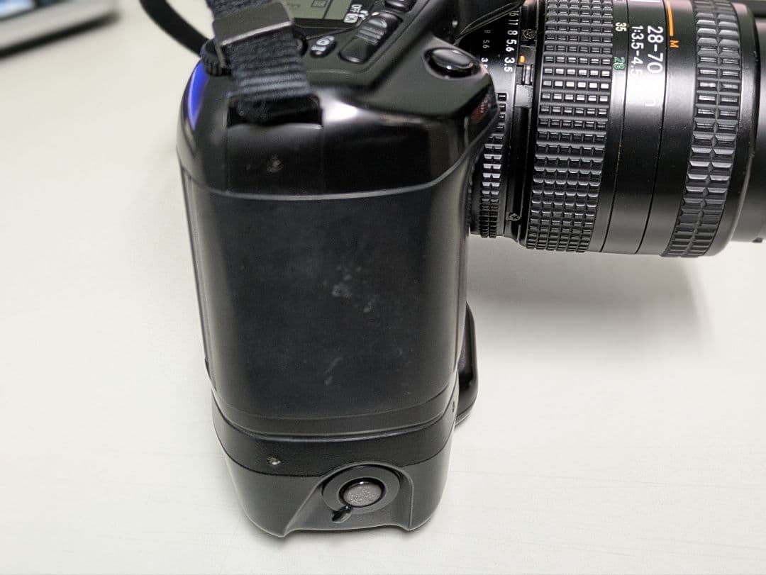 Nikon F90X　MB-10 AF28-70mm 付