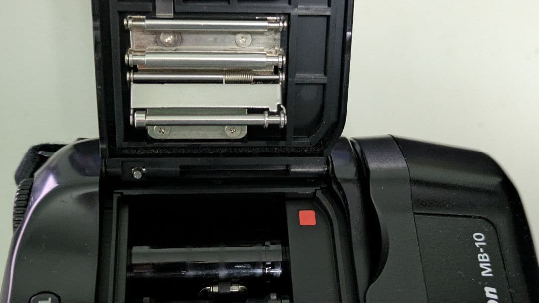 Nikon F90X　MB-10 AF28-70mm 付