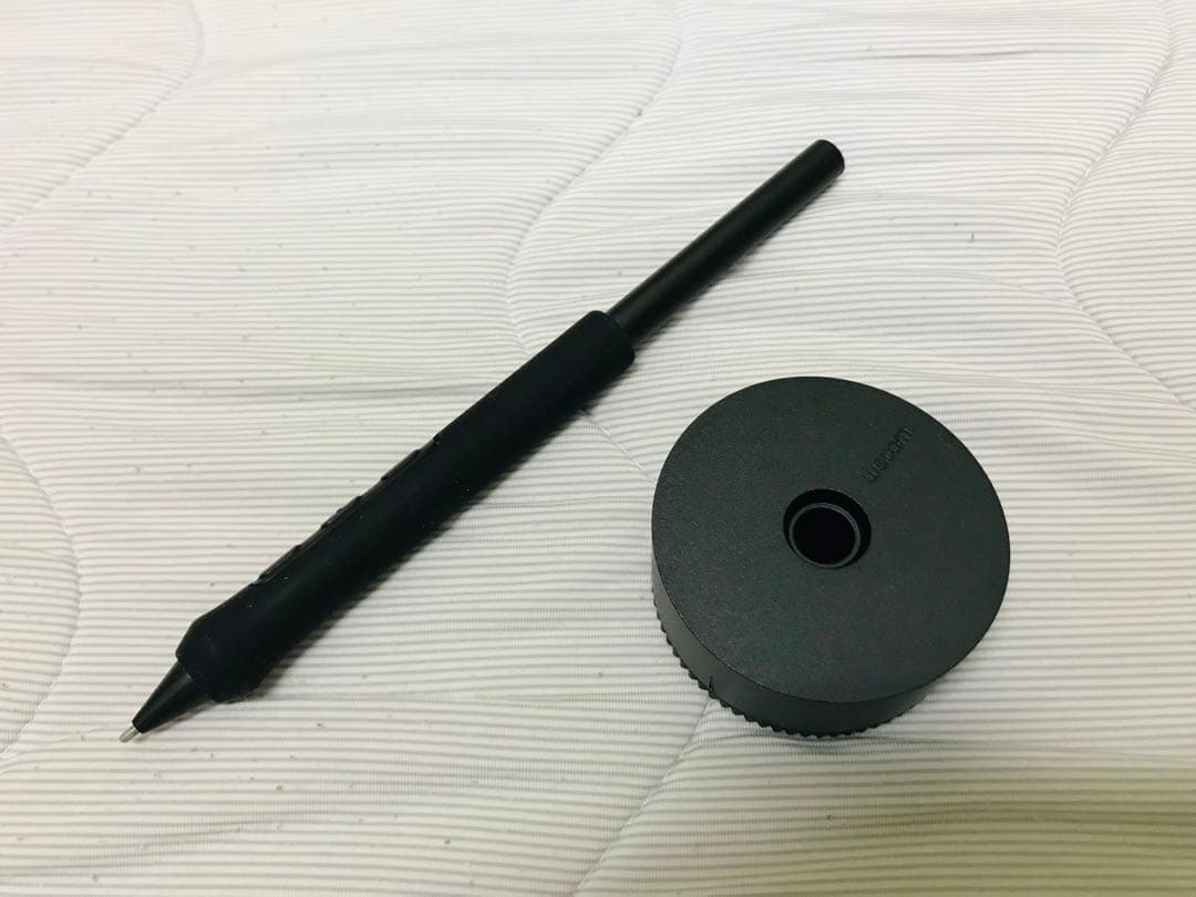 液タブ・ペンタブ Wacom Intuos Pro medium (PTK670K0C)