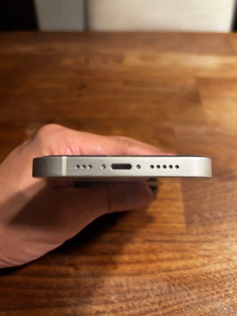 iPhone 13 128GB スターライト SIMフリー バッテリー85％