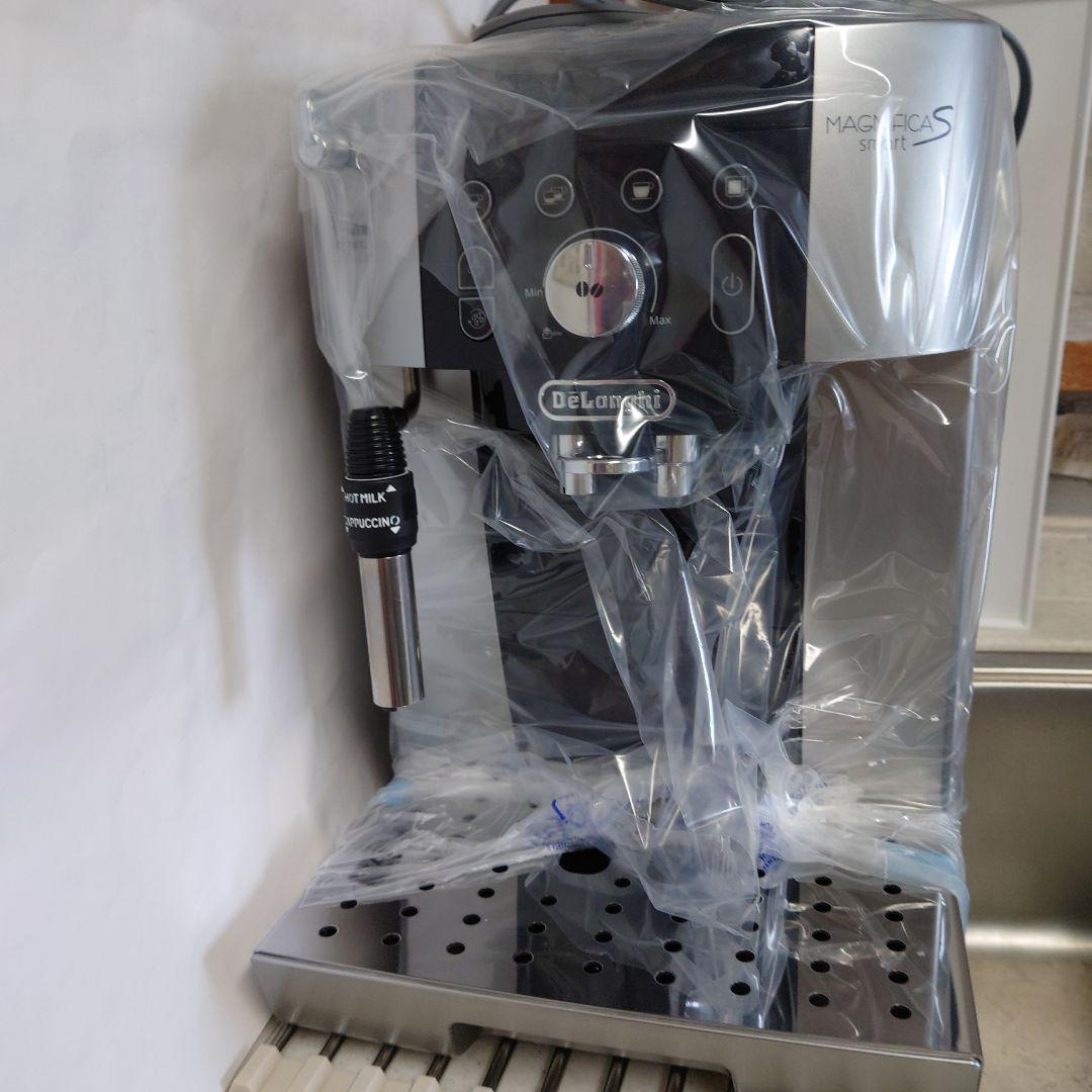 デロンギエスプレッソマシン　マグニフィカSスマート　新品
