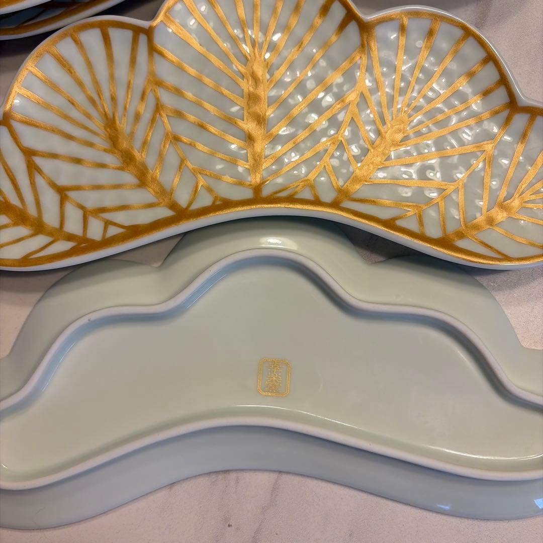 お正月に。有田焼　幸楽窯　錦金松葉形前菜皿4枚セット