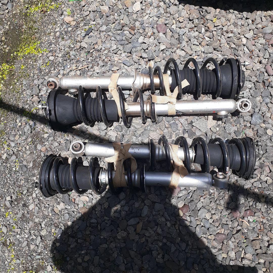 20ソアラ　純正サスペンション