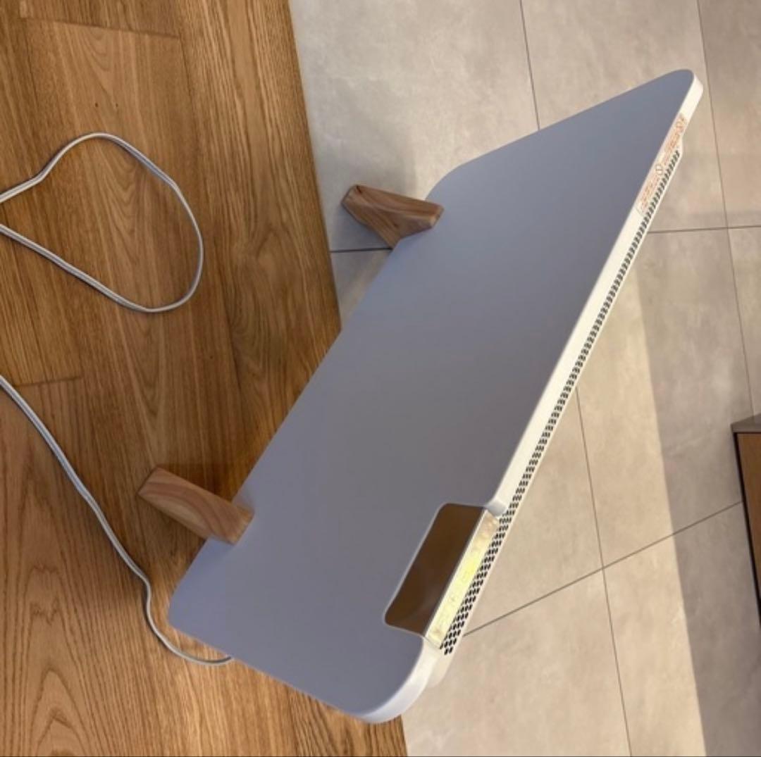 moku. パネルヒータホワイト 電気ヒーター 木製スタンド付き