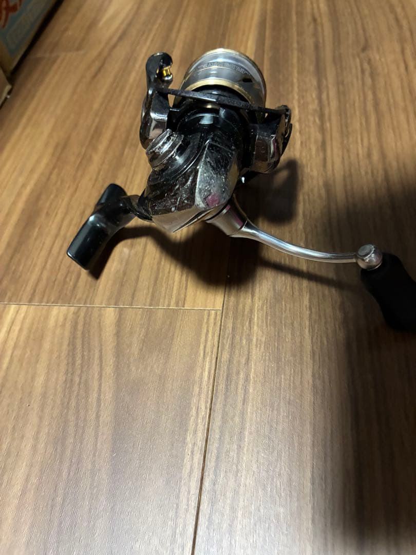 LUVIAS 2500 スピニングリール