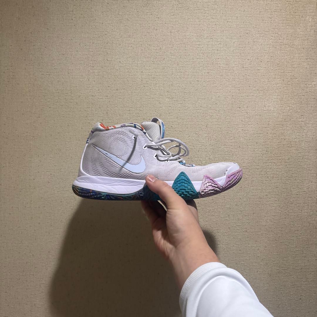 シューズ(男性用) Nike Kyrie 4 \"Decades Pack 90s\"