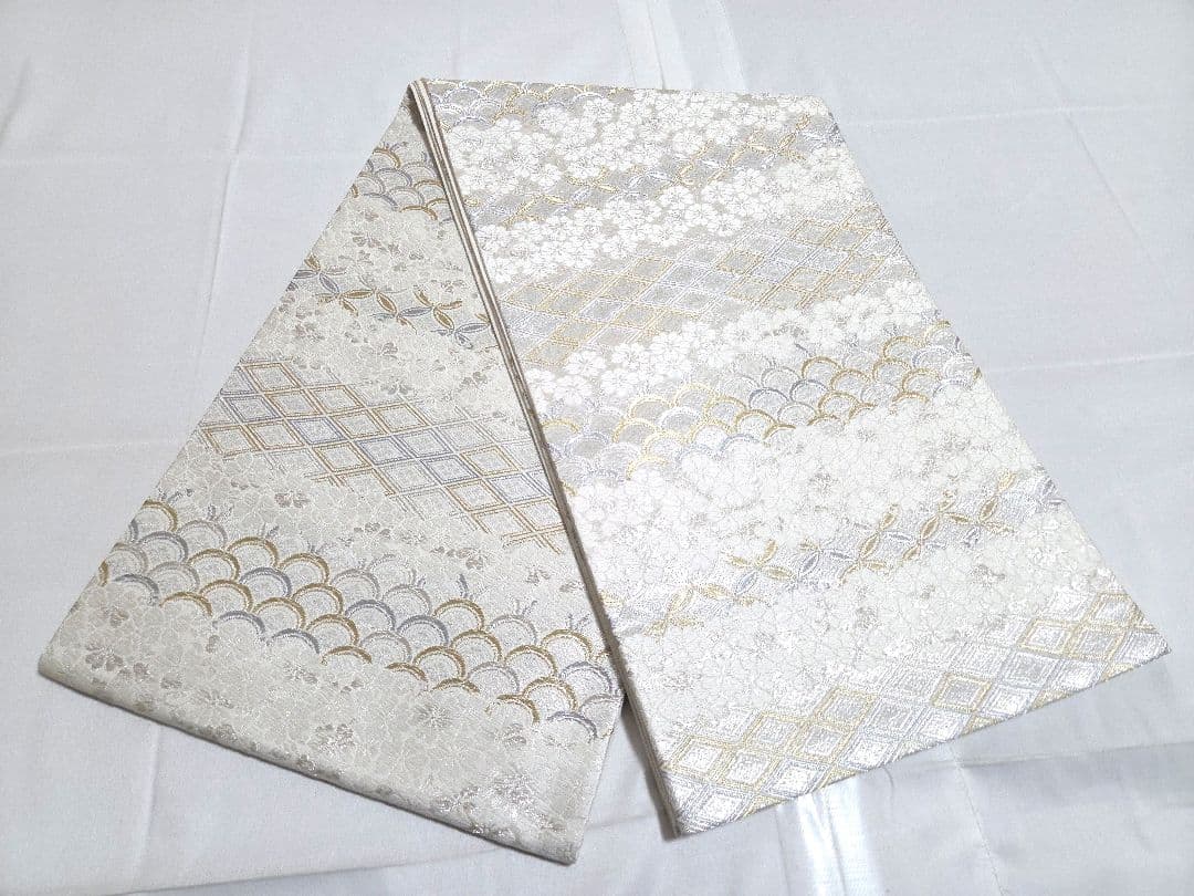 H 西陣織 有職文様 金銀糸 桜 白 青海波 七宝 六通 正絹 フォーマルな袋帯