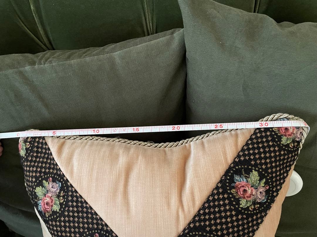 アンティーク風　クッション