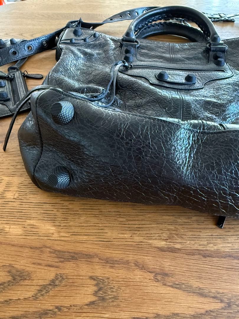 バレンシアガ　ルカーゴ　ショルダーバッグ