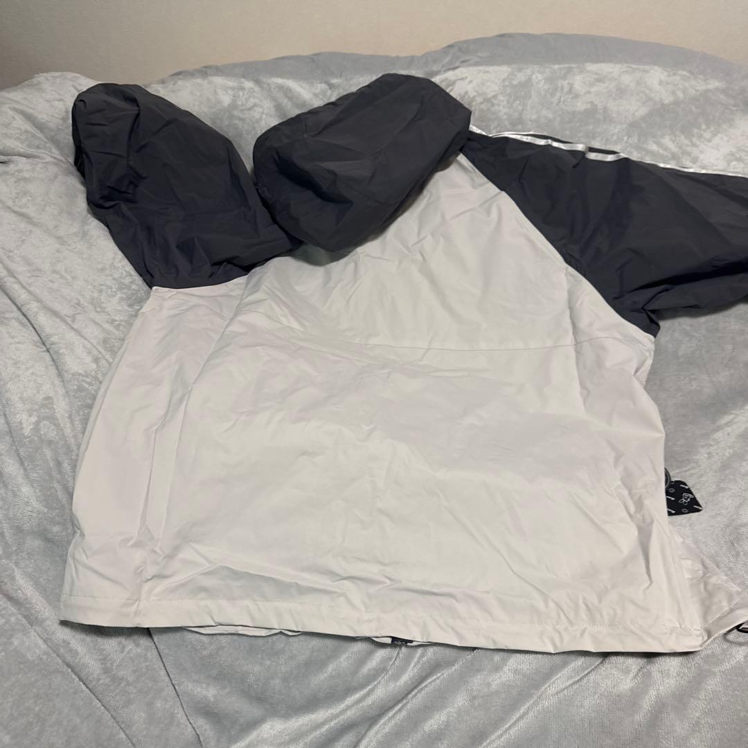 スノーボードウェア グレーとホワイト グラトリ 韓国