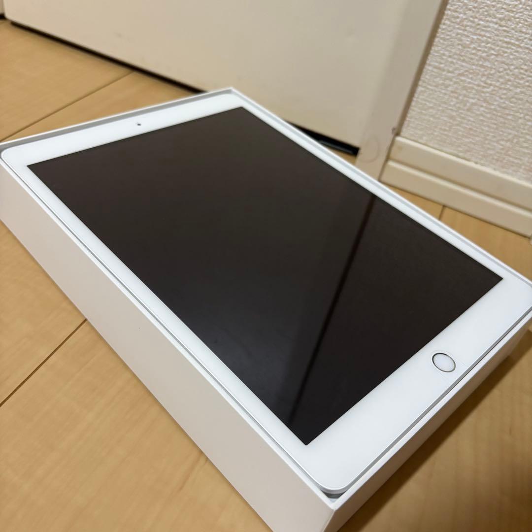 iPad 第8世代 32GB WiFiモデル シルバー