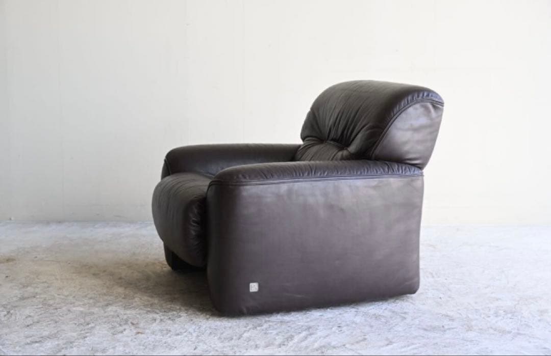 【高級】 本革 ブズネリ モダン ソファ ラウンジチェア パーソナルチェア