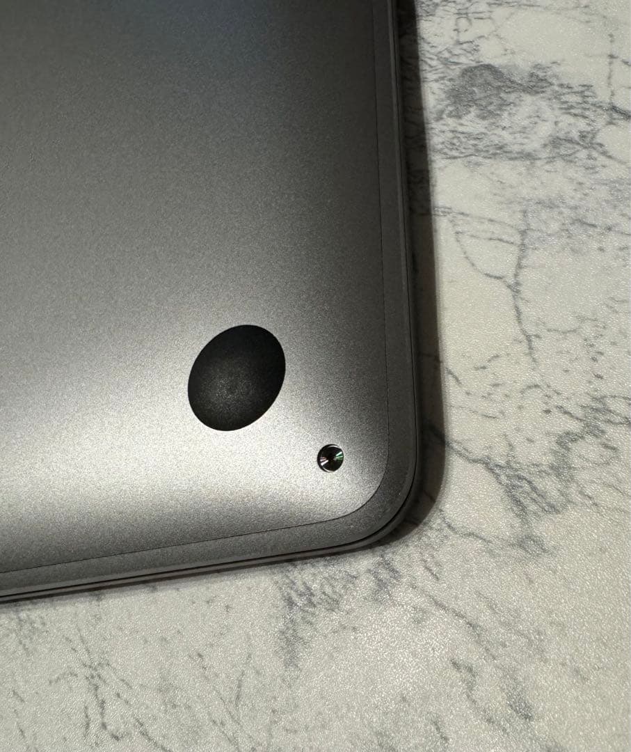 MacBook Air M1チップ 2020 8GB/256